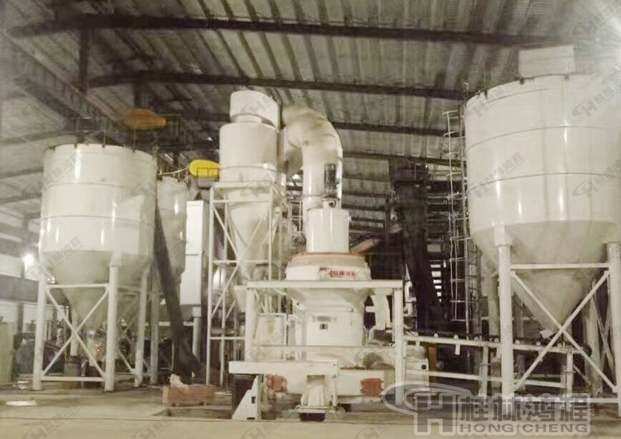 白云石雷蒙磨粉機(jī)，鴻程擺式磨粉機(jī),年產(chǎn)10萬噸的生產(chǎn)線配置